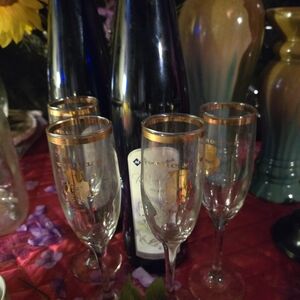 Source Unknown Gold Trimmed Glass Set